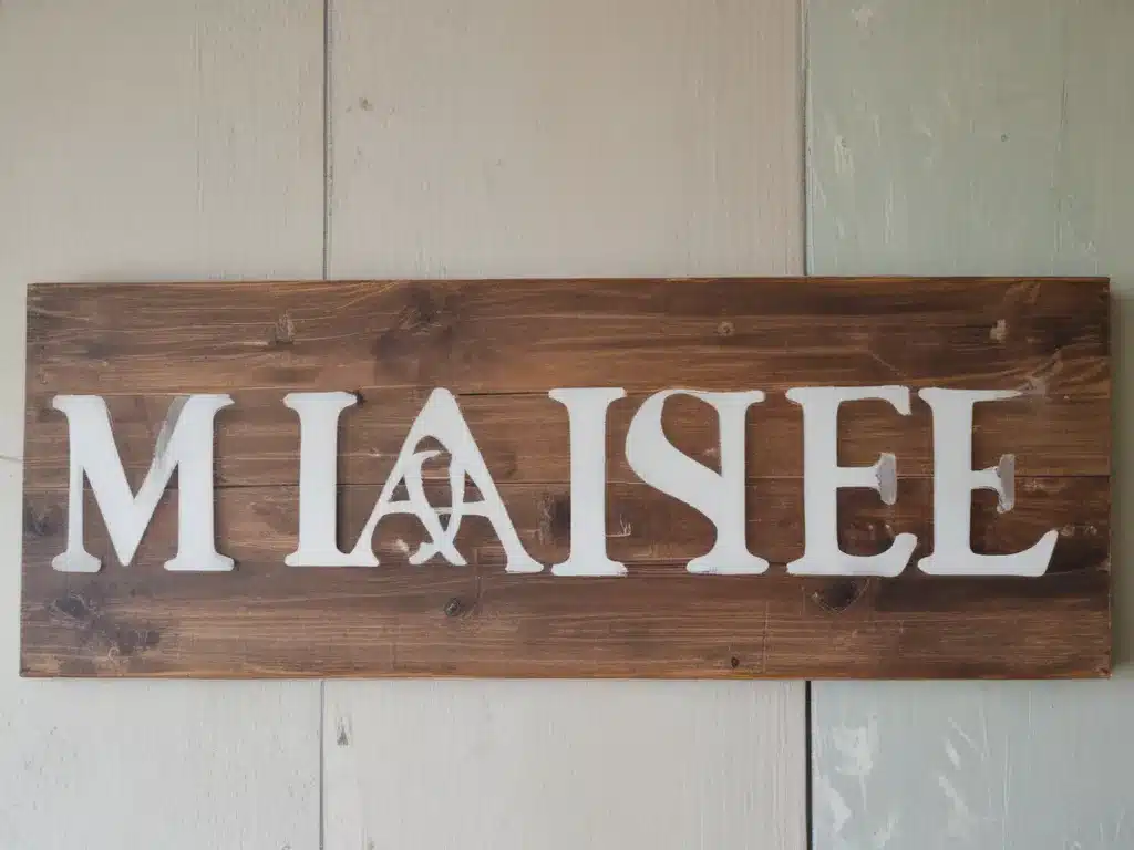 Rustic Home Decor: Make a Wooden Sign for Your Wall